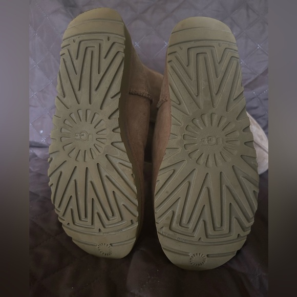 Women’s size 9 slight used tall Uggs - Picture 4 of 4